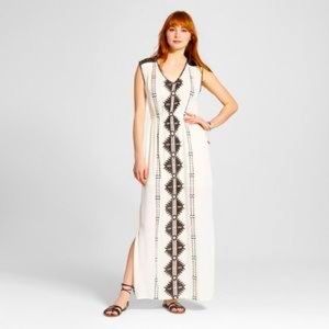 Boho Aztec Print Maxi Dress - Maroon